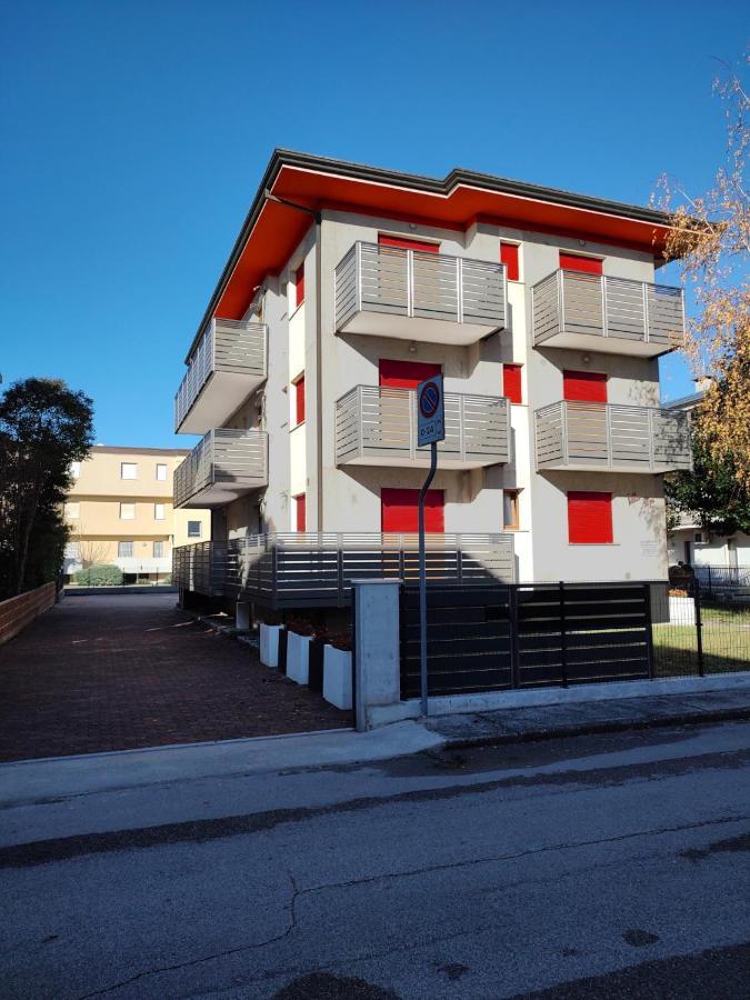Villa Alpi Lignano Sabbiadoro Dış mekan fotoğraf